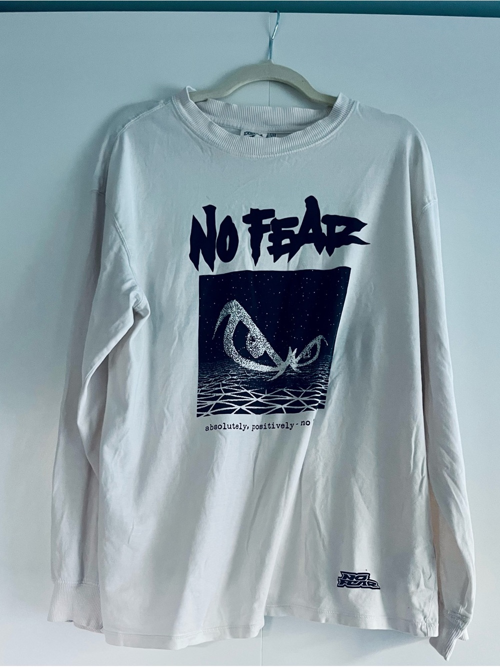 H&M White Long-Sleeve Graphic 'No Fear' Shirt